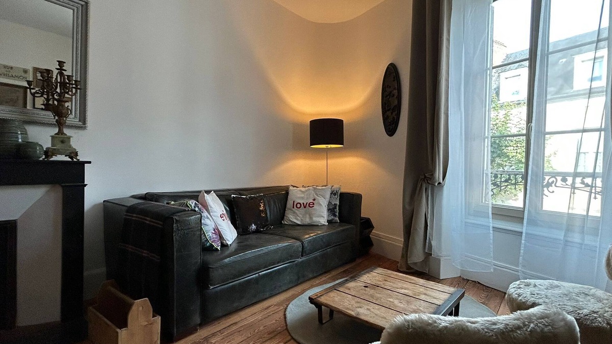 Cosne-Cours-sur-Loire Apartment | Chez la Vieille Dame : Appart en Plein Centre Ville à 5 min de la Gare,