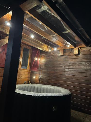 L'Isle-Jourdain Ski Chalet | Chez Mamie