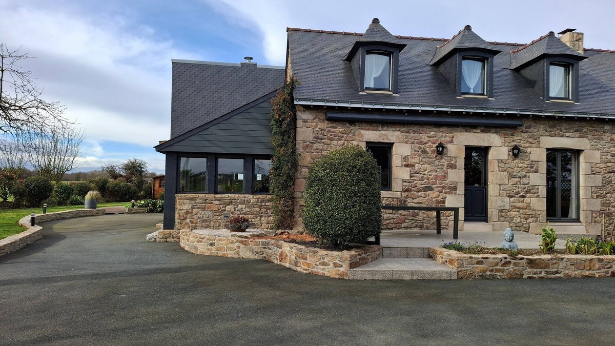 Plestan House | Chez Marie-Céline - Maison avec jacuzzi à 20 min du Val André
