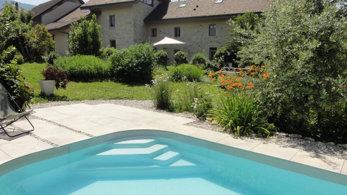 Yenne House | CHEZ MARTHE - YENNE - Gîte