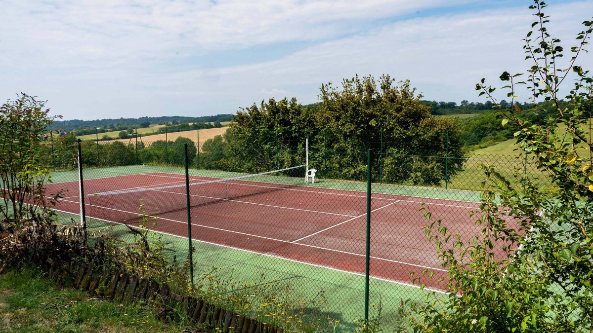 Juignac House | Chez Maurit - 3 Bed Main House, Pool and Tennis Court