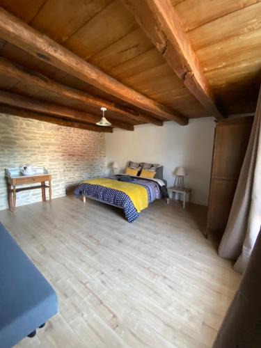 Le Val-d'Esnoms Bed & Breakfast | Chez Odette chambre Erable et Glycine