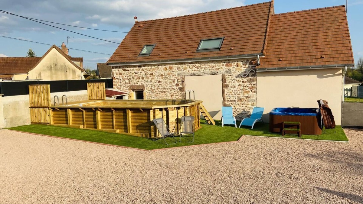 La Motte-Saint-Jean House | Chez Pollo - LA MOTTE SAINT JEAN