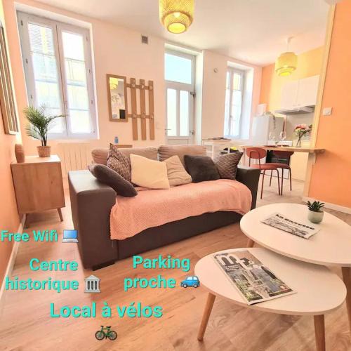 Tonnerre Apartment | Chez Raphaël - local à vélos au centre historique