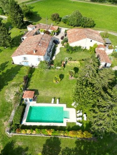 Brossac House | Chez Sarrazin