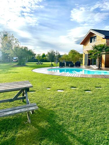 Flaxlanden House | Chez Seb et Lilou - Chalet - piscine partagée - parking - proche Mulhouse
