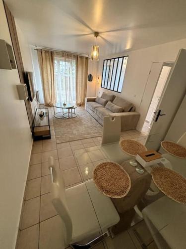 Poissy Apartment | Chez Titi