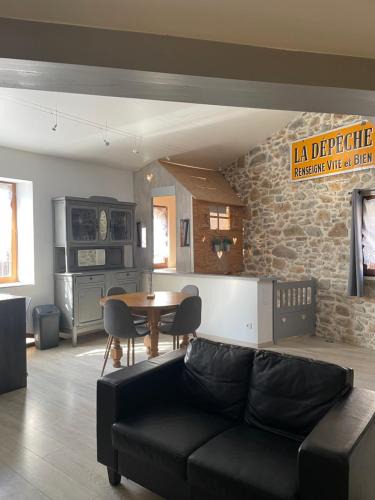 Montbrun-des-Corbieres Apartment | Chez Tony et Laurie