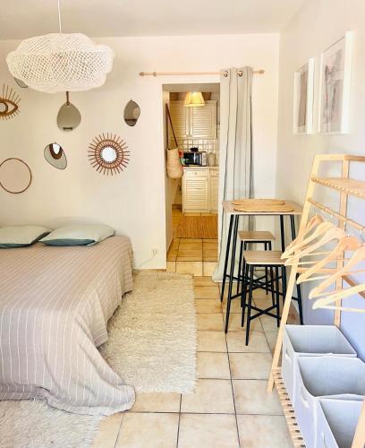 Ussel Apartment | Chez Ulysse studio entièrement rénové et au calme