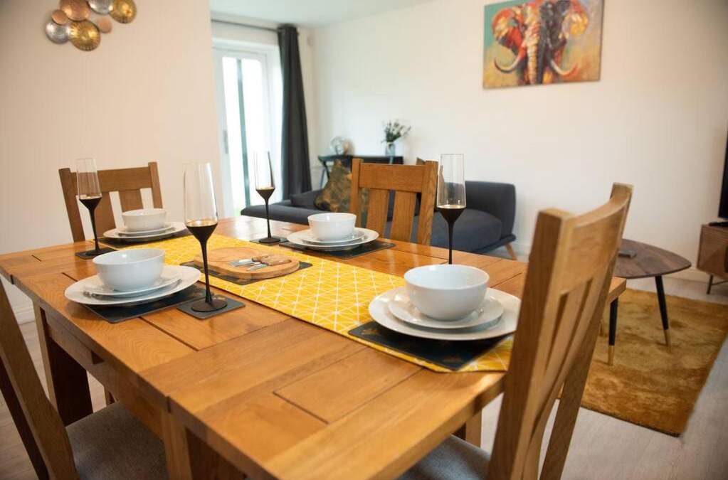 St Neots House | Chi-Amici-3bed home-St Neots-Near to train station