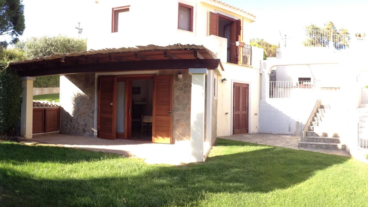 Eden Rock House | Chia: Cottage with garden, air conditioning, barbecue,and parking.
