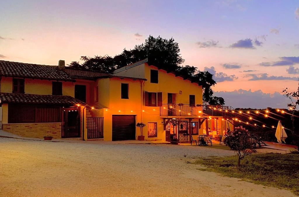 Massignano Hotel | Chiaraluce Country House