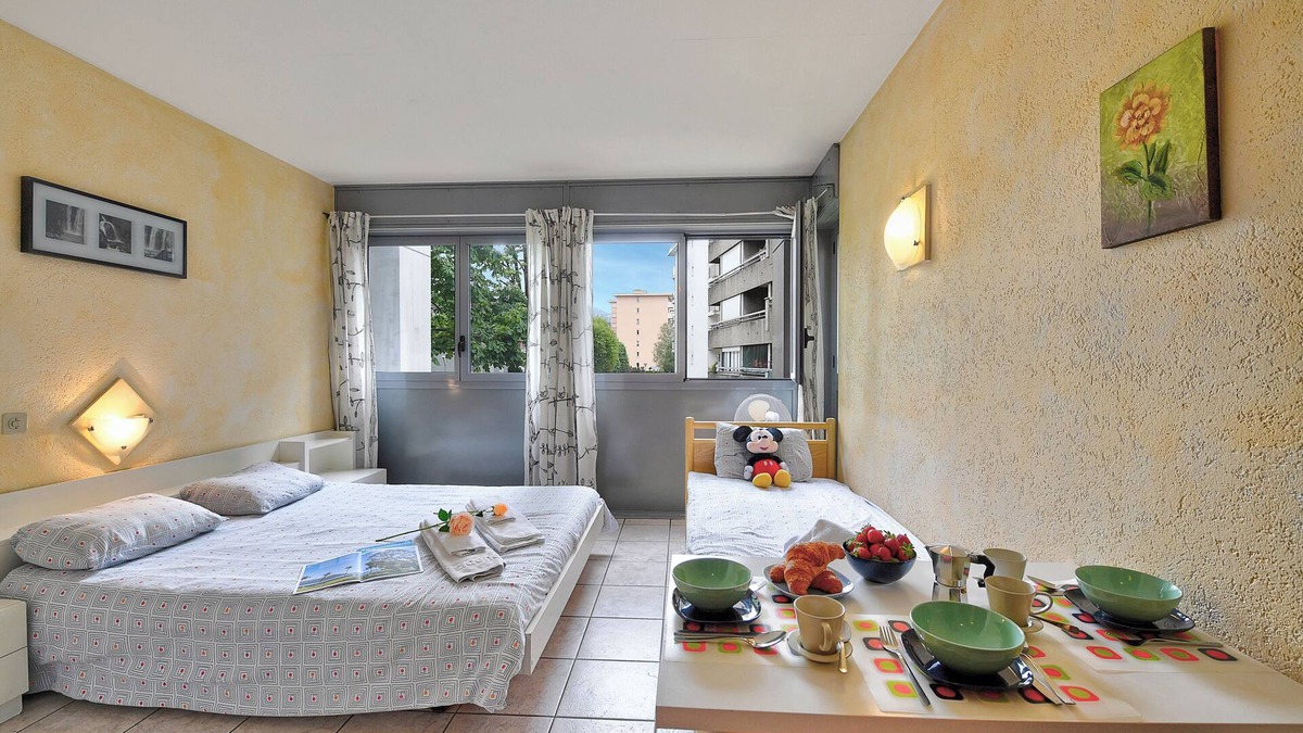 Pedrinate Apartment | Chiasso Apartments 104