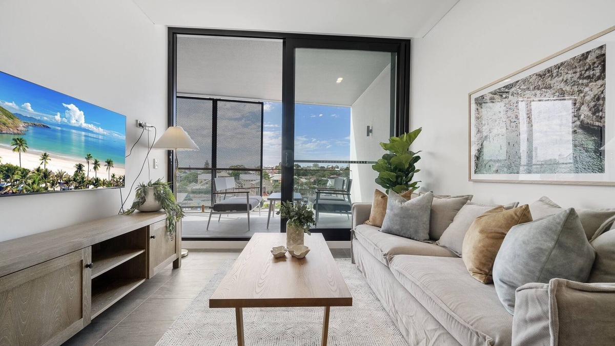 North Fremantle Apartment | Chic 1-Bed Escape in Fremantle with Parking