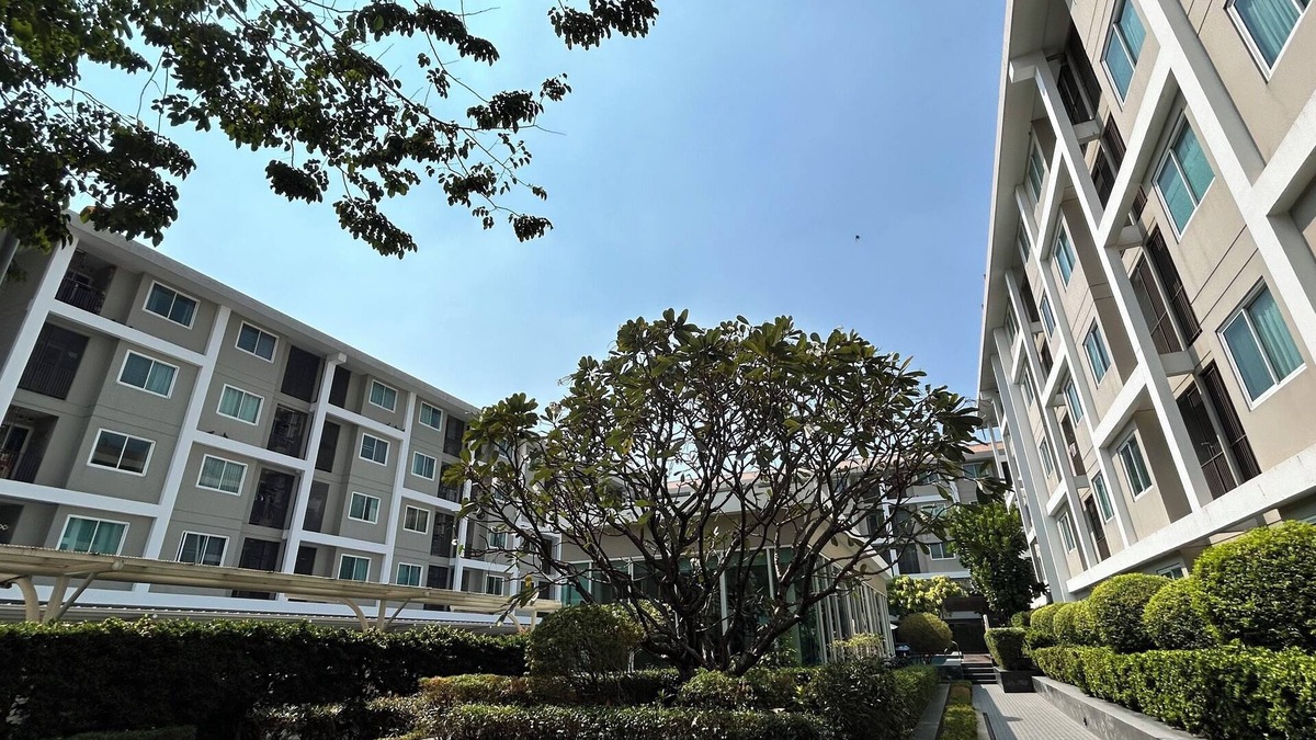 Khlong Luang Apartment | Chic 1-bedroom apartment with WiFi, fitness room in charming Tambon Khlong Song