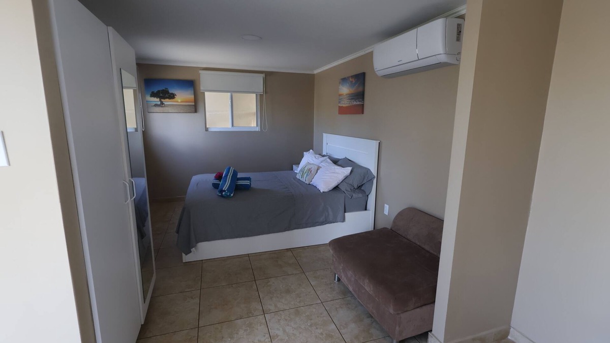 Tanki Leendert Apartment | Chic 1-bedroom apartment with WiFi, AC in phenomenal Tankilendert