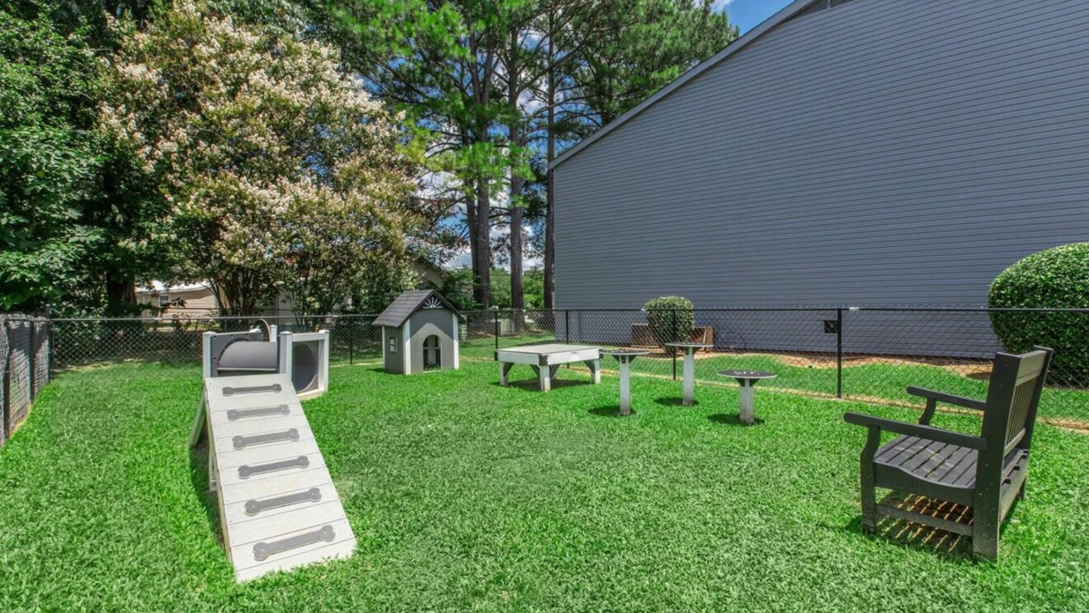 Huntsville Apartment | Chic 1-bedroom apartment with AC, fitness room in cool Huntsville