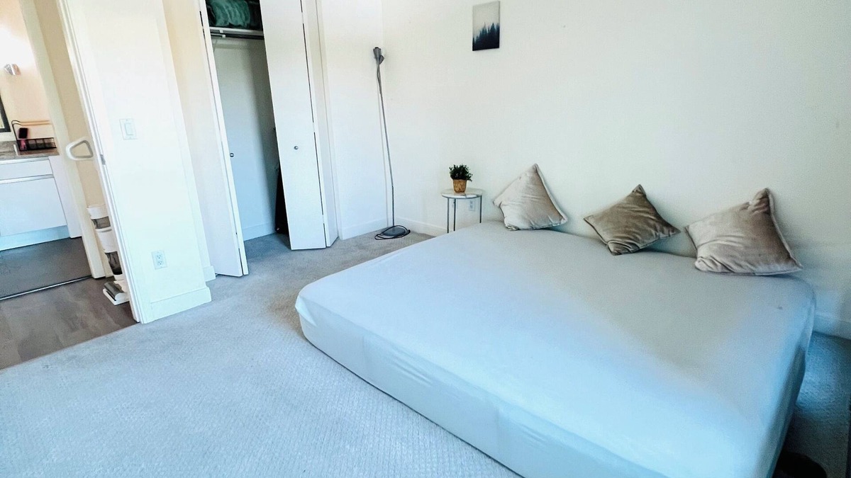 Downtown San Jose Apartment | Chic 1-bedroom apartment in fabulous San Jose with WiFi, fitness room Room