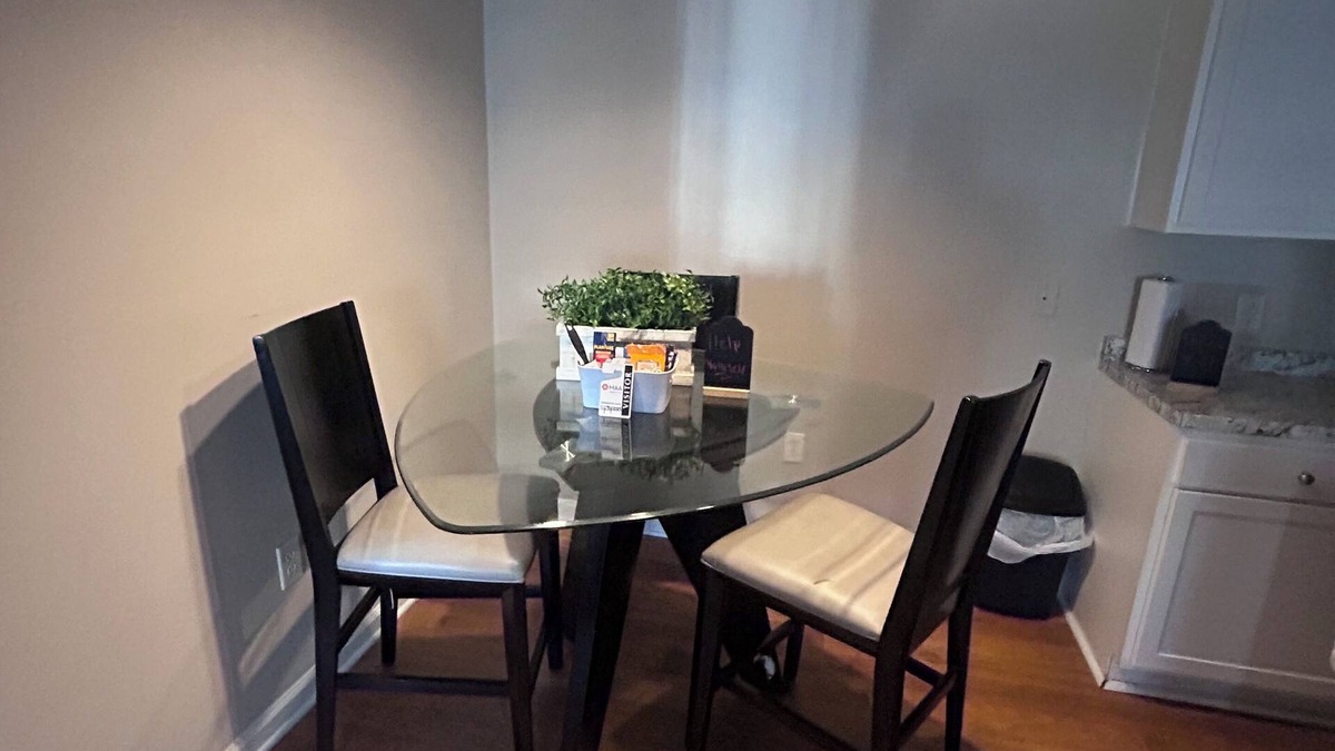 Southwest Raleigh Apartment | Chic 1-bedroom apartment in marvelous Raleigh near Lenovo Center