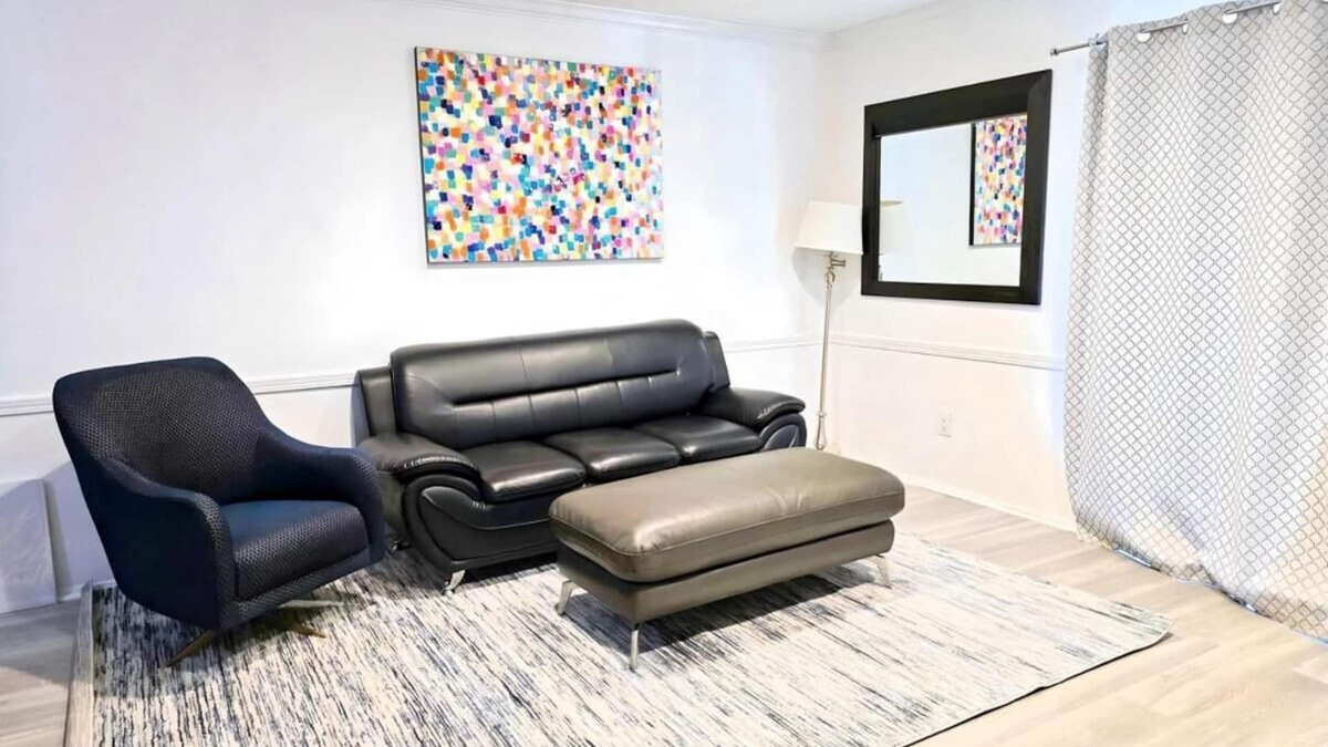 Vickery Meadow Apartment | Chic 1-bedroom apartment in awesome Dallas with WiFi, AC