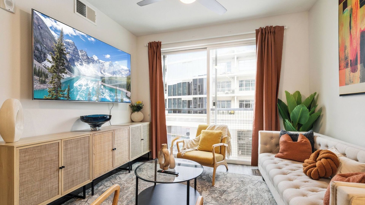 Legacy Park Apartment | Chic 1-bedroom apartment in fabulous Plano with AC, fitness room