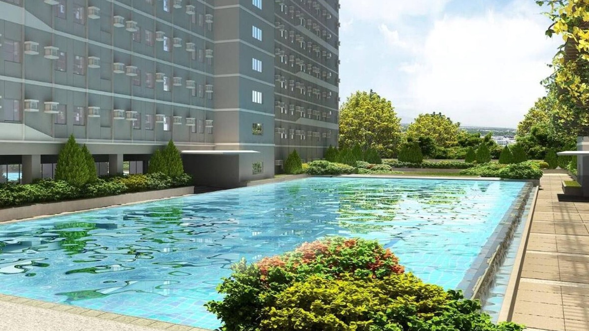 Dasmarinas Condo | Chic 1-bedroom condo in brilliant Dasmariñas with fitness room, WiFi