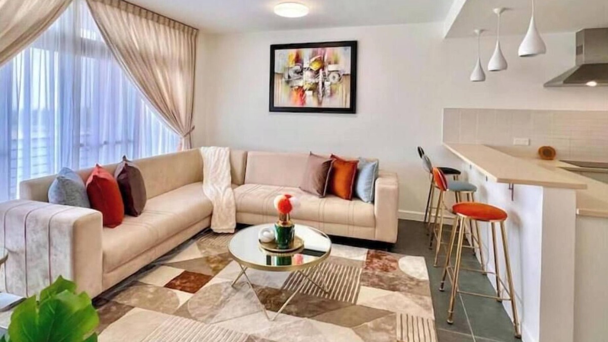 Kweiman Apartment | Chic 1BR w/Pool & Generator 5 mins from Aburi