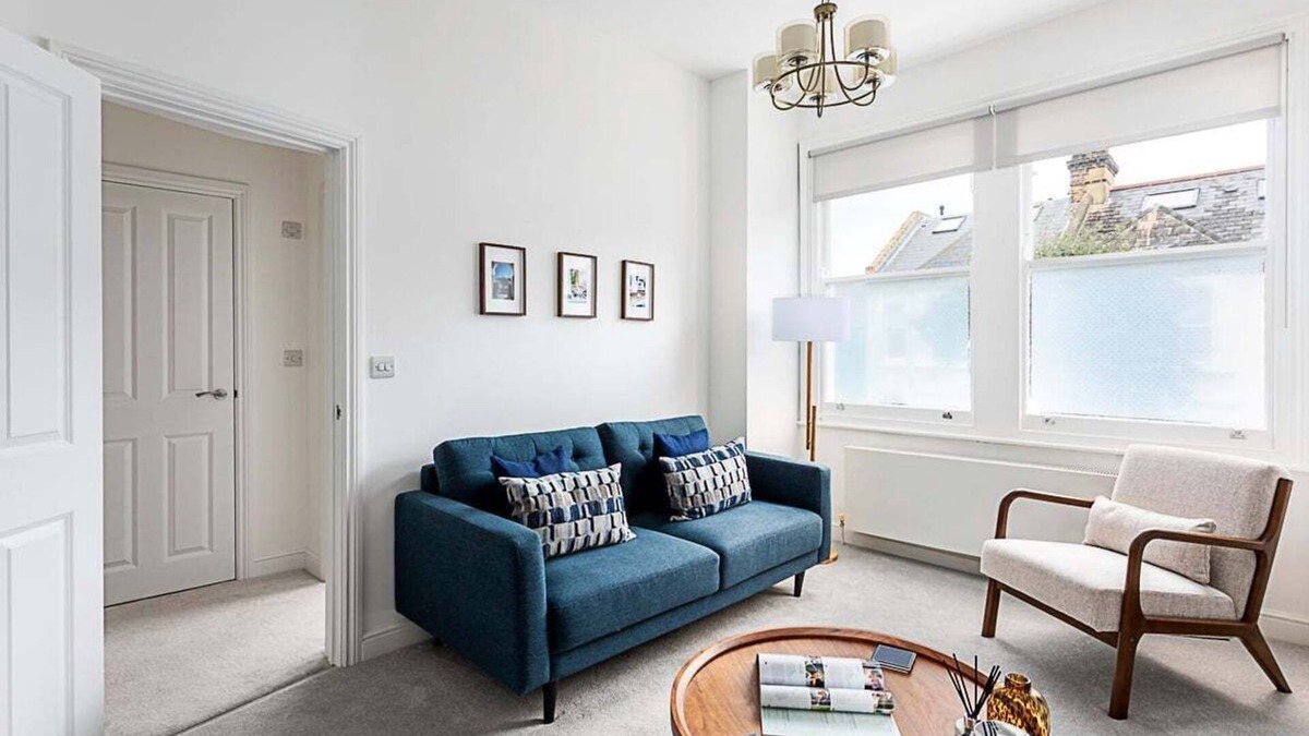 Balham Apartment | Chic 2-Bed Flat in Leafy Clapham South
