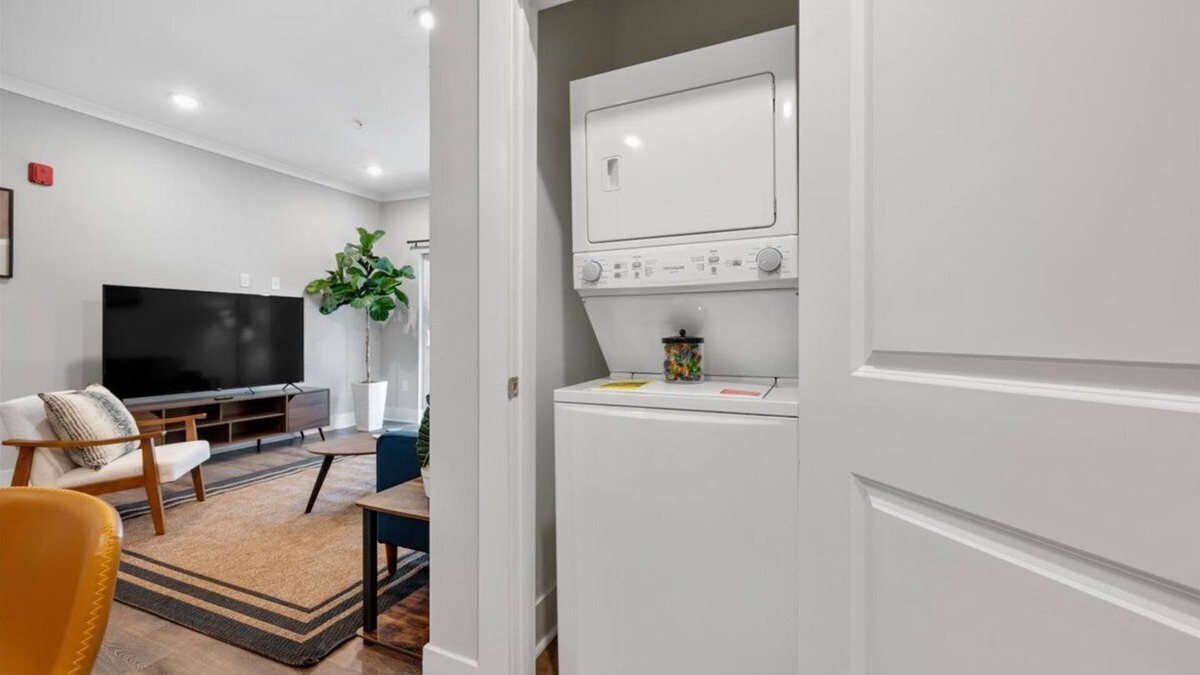 Port Wentworth Apartment | Chic 2-bedroom apartment with AC, fitness room, pool - C