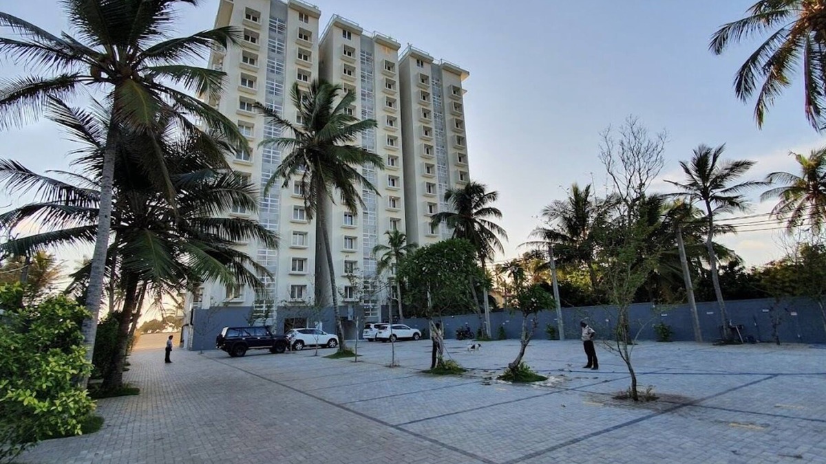Uswetakeiyawa Apartment | Chic 2-bedroom apartment with AC, fitness room in fabulous Uswetakeiyawa