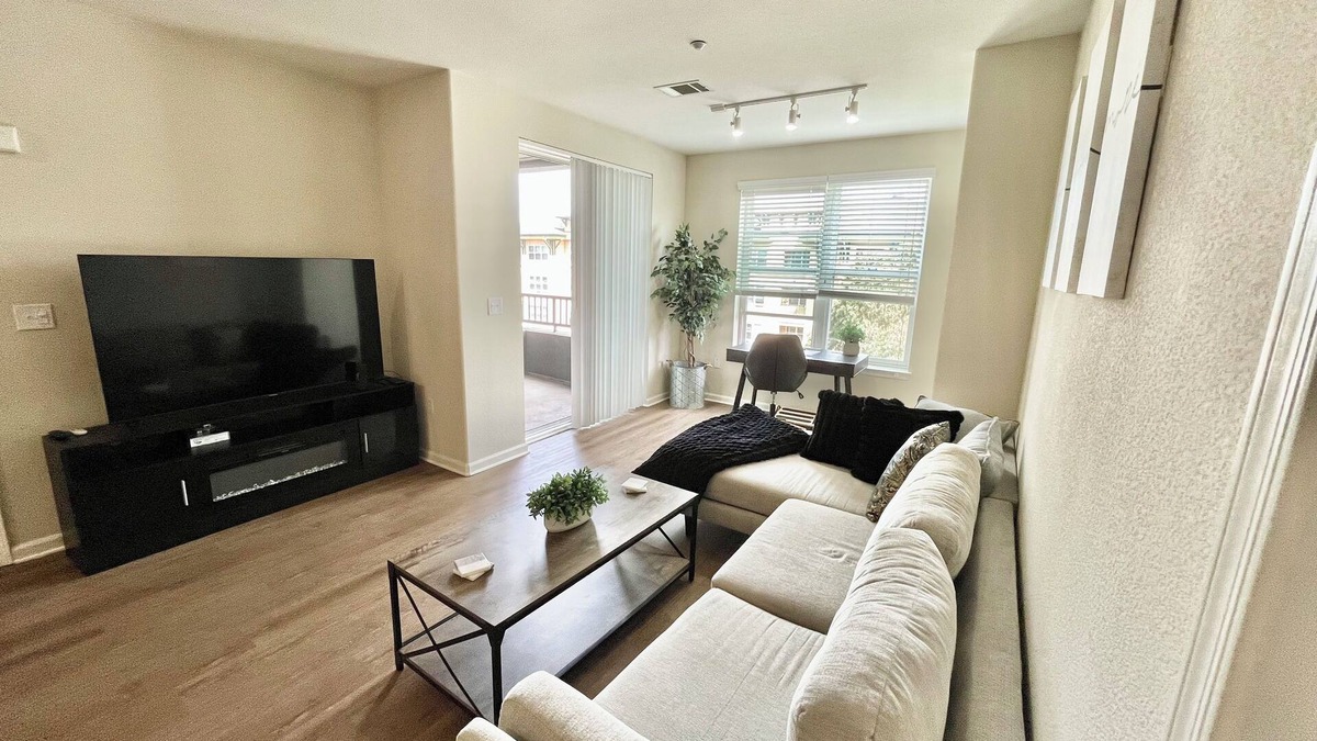 San Bruno Apartment | Chic 2-bedroom apartment with WiFi, AC in marvelous San Bruno 5 min from SFO