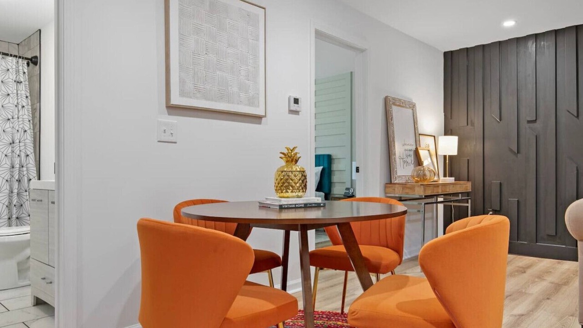 Austell Apartment | Chic 2 bedroom w/free parking