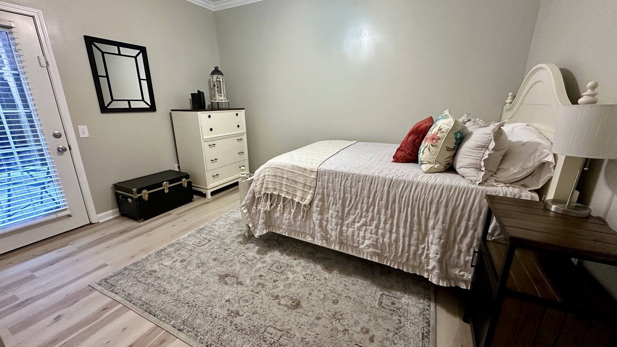 Blue Ridge Manor Condo | Chic 2BR/2BA Condo - Ideal Derby Weekend Escape!