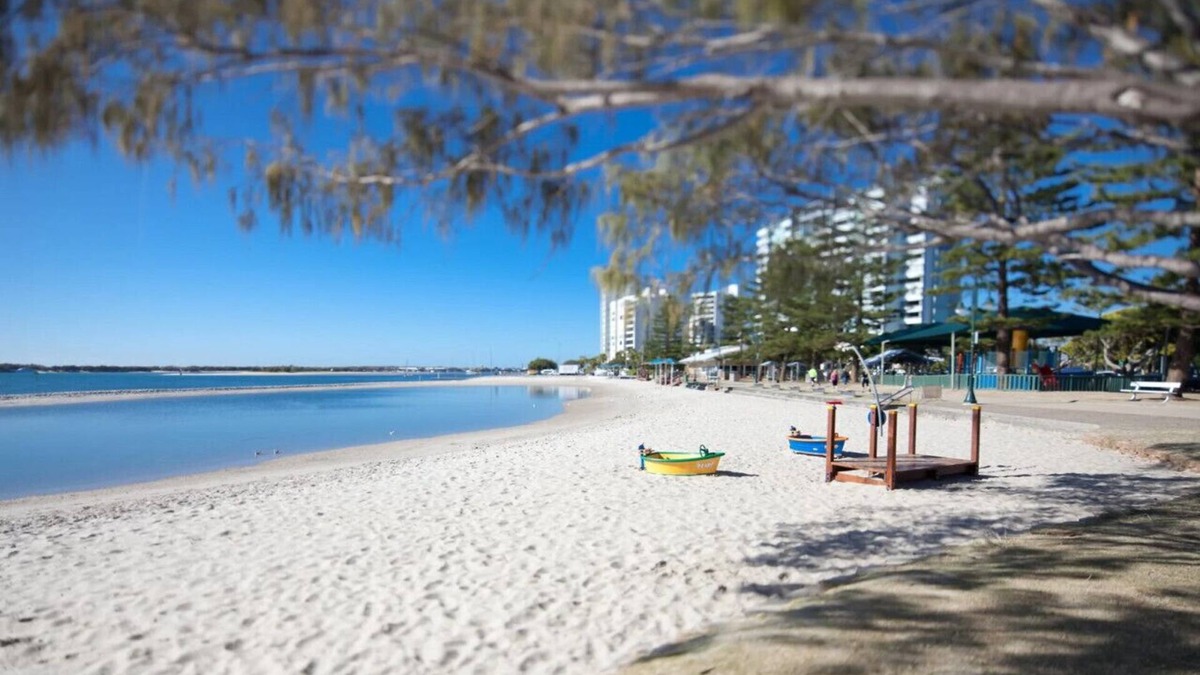 Biggera Waters Apartment | Chic 2BR Apt Near Beach