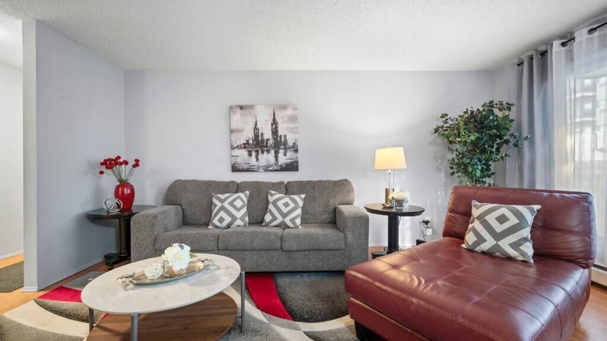 Fort McMurray Apartment | CHIC 2BR | Near Keyano College | Free Parking