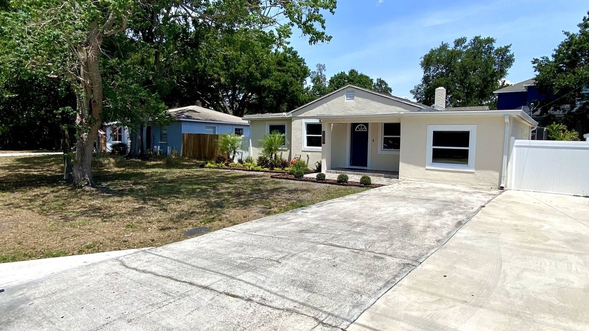 Ballast Point House | Chic 3bdrm 2bath Pool home in South Tampa!
