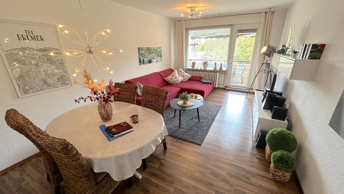 Kattenturm Villa | Chic 75m² 3-room apart. with balcony, view of the countryside, bus + train