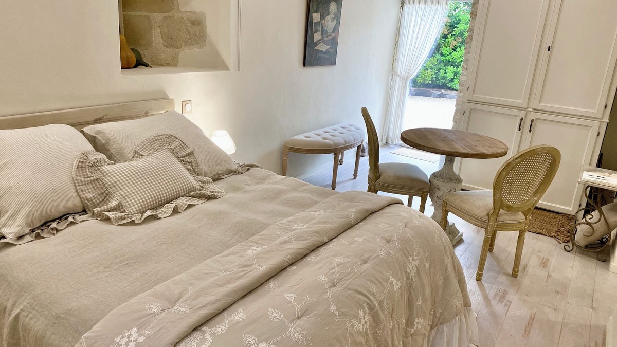 Saint-Rabier Apartment | Chic and cosy studio in a Périgord noir hamlet, near Hautefort/Montignac