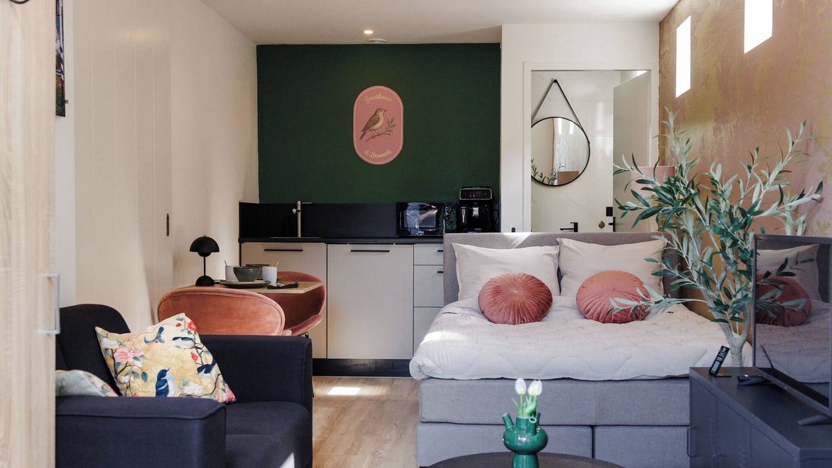 Haastrecht Bed & Breakfast | Chic and cozy overnight stay in Haastrecht! 15 minutes from Gouda and Oudewater.