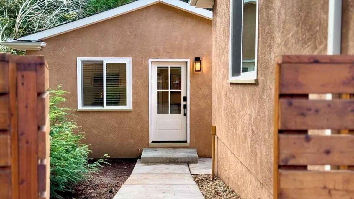 Orinda House | Chic and Petite 1-Bedroom ADU with Private Entrance in peaceful Orinda