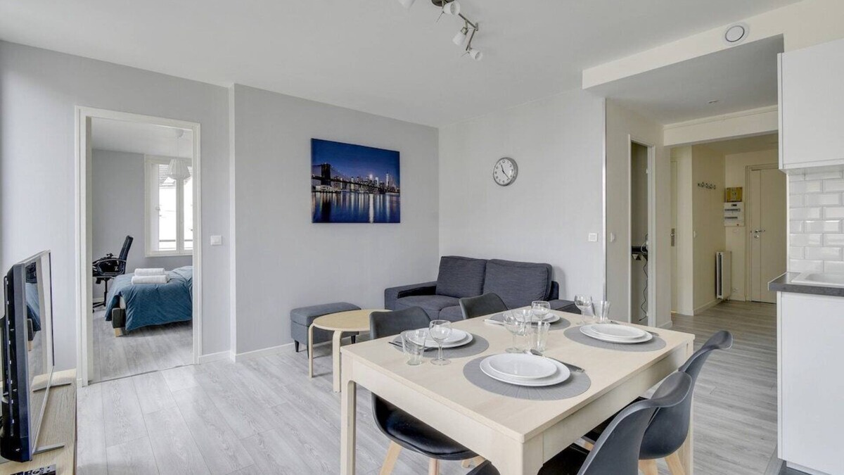 Cergy Apartment | Chic and Spacious Apart With Parking