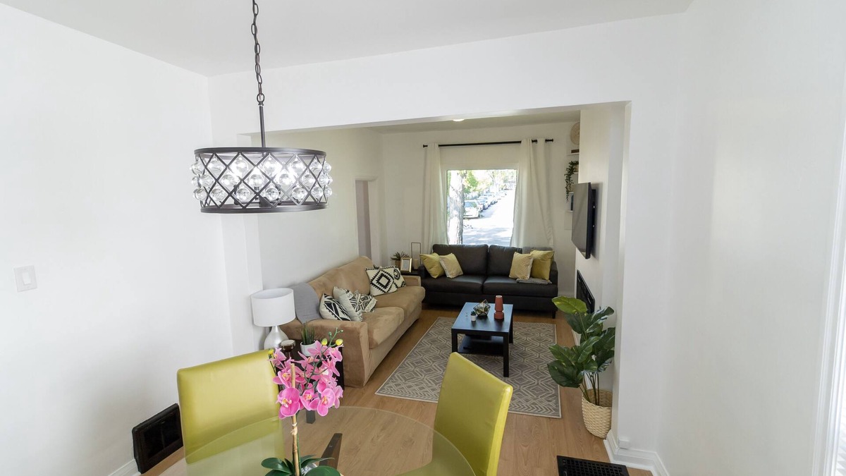 Winnipeg House | Chic and stylish 2 bedroom house in Winnipeg