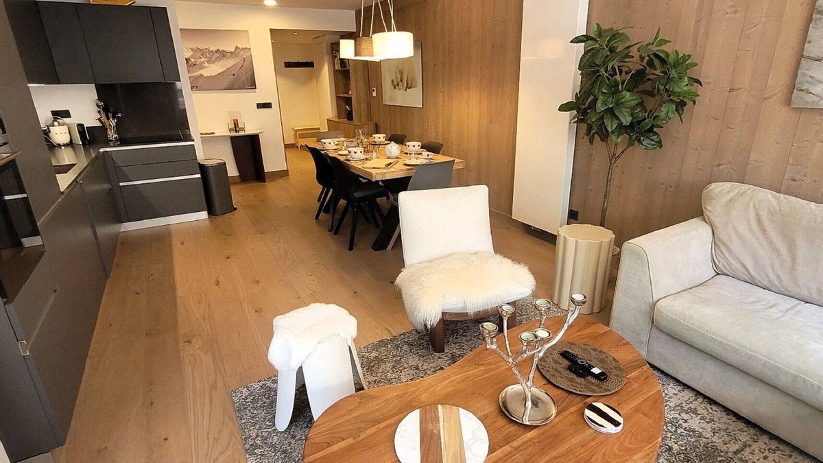Les Gets Apartment | Chic apartment for 6, village center, near amenities