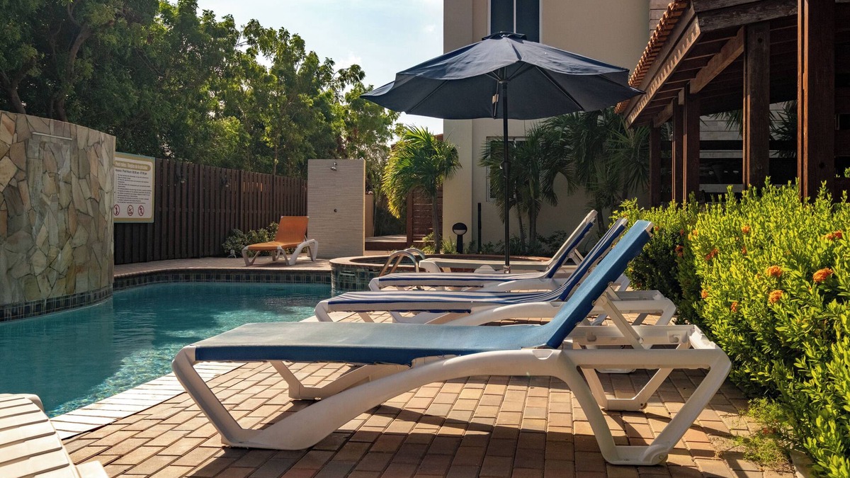 Washington Apartment | Chic Apartment in Aruba with Balcony!