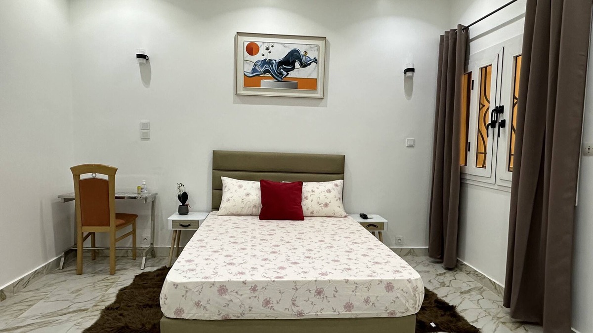 Point E Apartment | Chic apartment with a cute little garden. 30 minutes from the AIBD airport