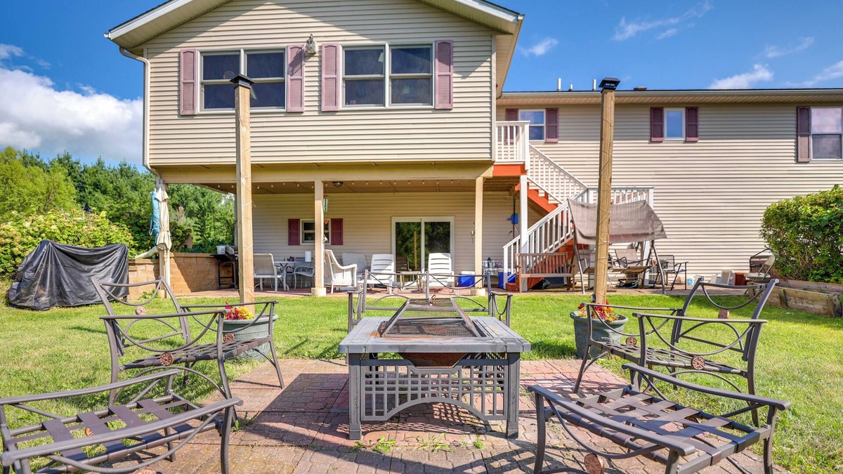 Apple River House | Chic Apple River Escape w/Fire Pit!