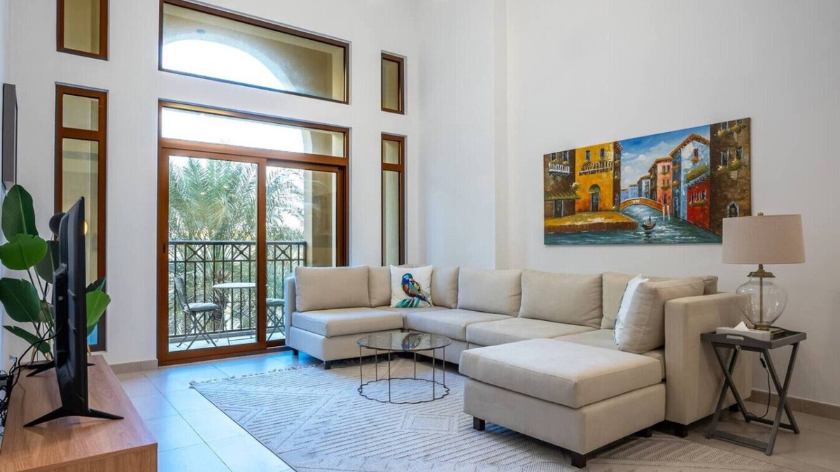 Jumeira 3 Apartment | Chic Apt by Burj Al Arab | 5-Star Amenities & Pool