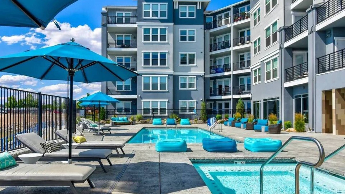 Sparks Apartment | Chic Apt. w/Jacuzzi, Pool, Nr Casino & Shopping