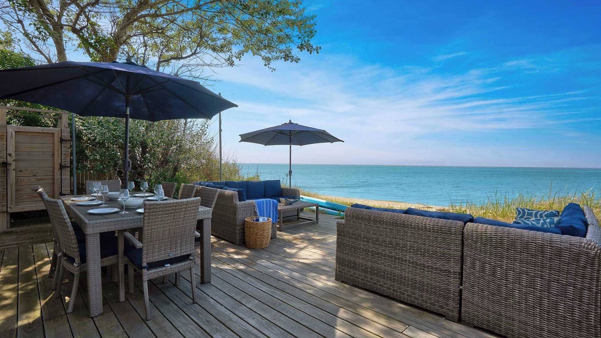 Wading River House | Chic Beach House Waterfront, Vineyards, Hot Tub