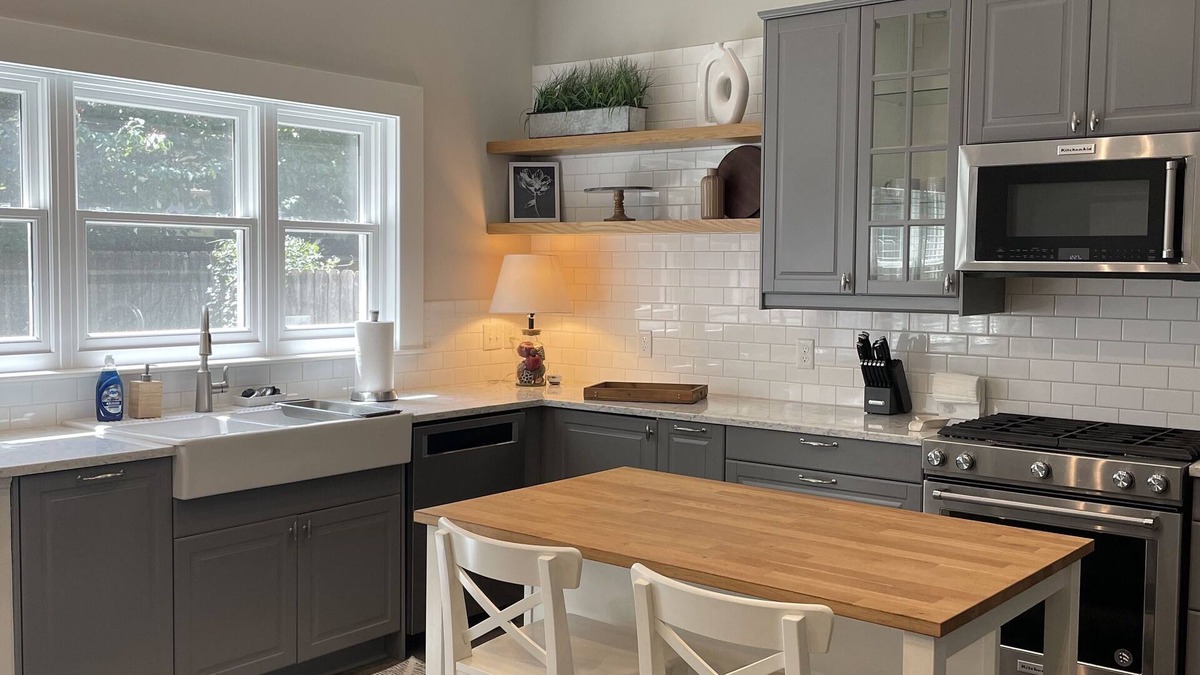 Columbia Heights House | Chic Chevy Chase Bungalow, Heart of UK, Easy Trip to Downtown!